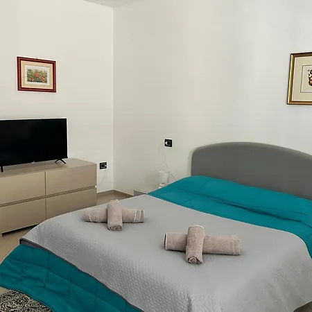 Refresh House * Brindisi